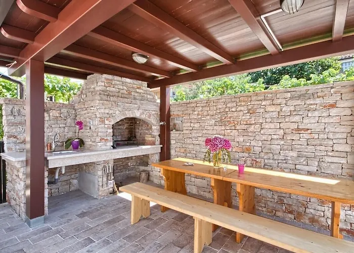 Holiday home Kascuni A3 *