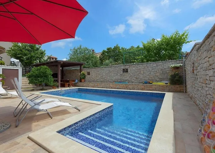 Kascuni A3 Holiday home Pula